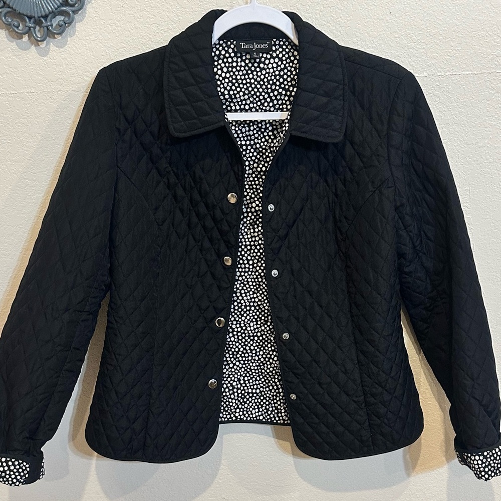 Tara Jones Black Quilted Jacket Polka Dot Lining Classic Chic Lightweight Coat - Picture 1 of 14
